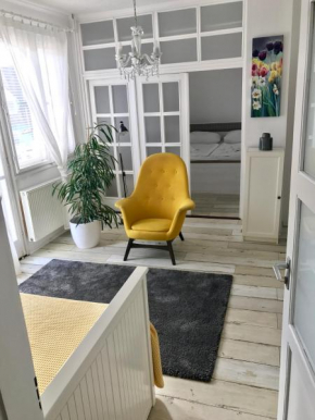  Home Sweet Apartment  Бюк